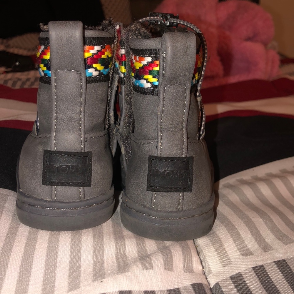 TOMS boots